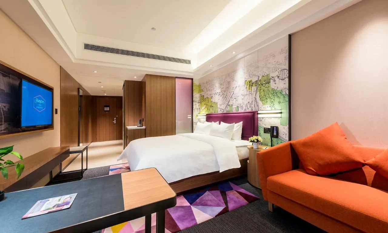 Hampton By Hilton Zhengzhou Jinshui Hotel 4*,  Kína